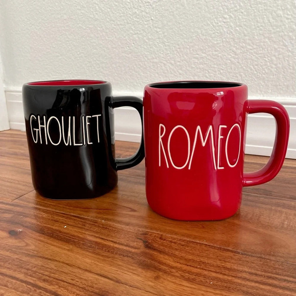 Rae Dunn “Romeo and Ghoulet” Halloween Mugs Set of 2 Black & Red His & Hers New - Picture 2 of 7